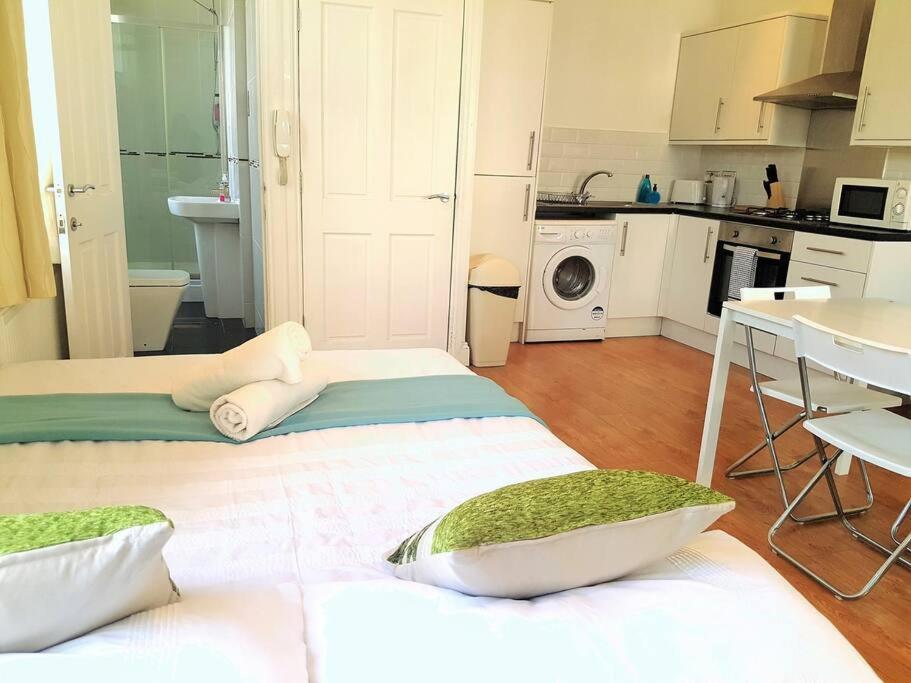 Excellent Studio Flat In Londres Exterior foto